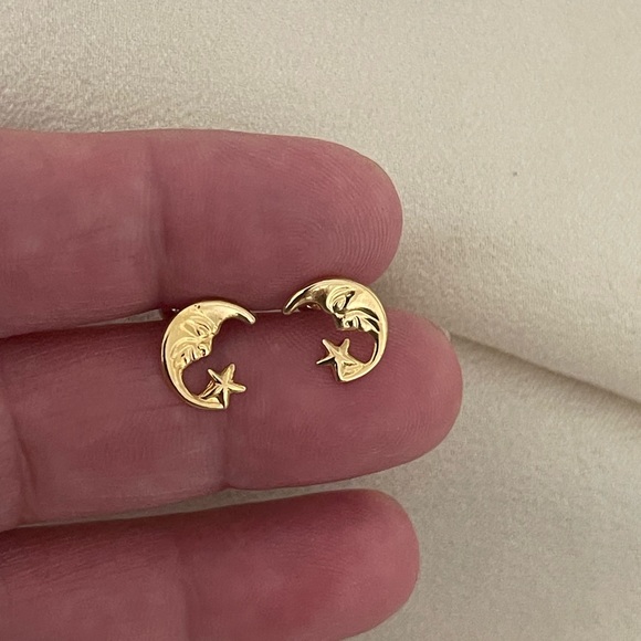18k Gold Filled Half Moon & Star Earrings - Picture 8 of 9